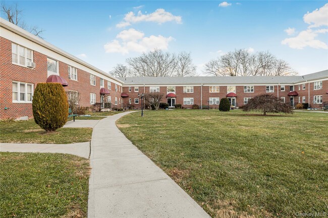 Building Photo - 15 Winchester Ave