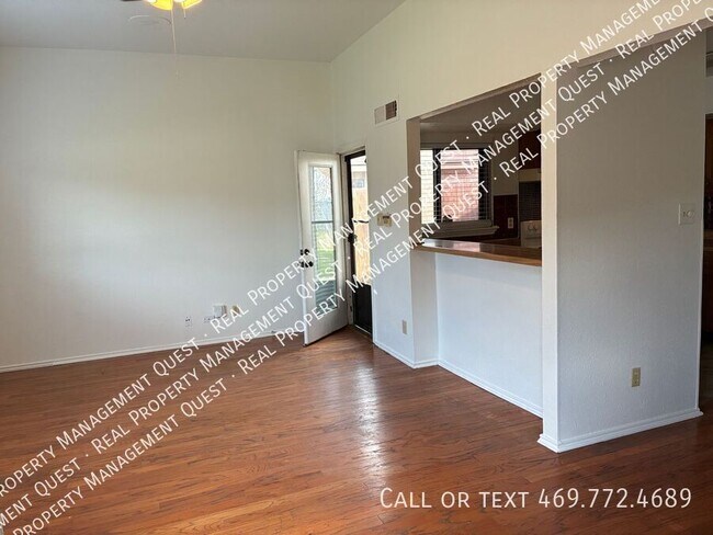 Foto del edificio - 2402 Sunflower Dr