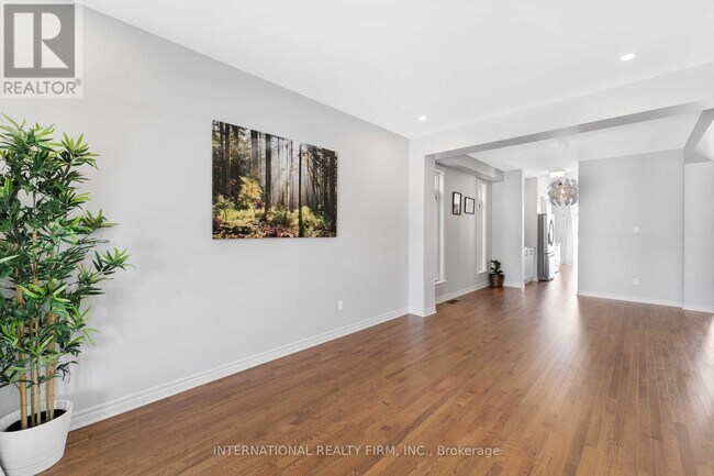 Photo du bâtiment - 696 Moonflower Cres