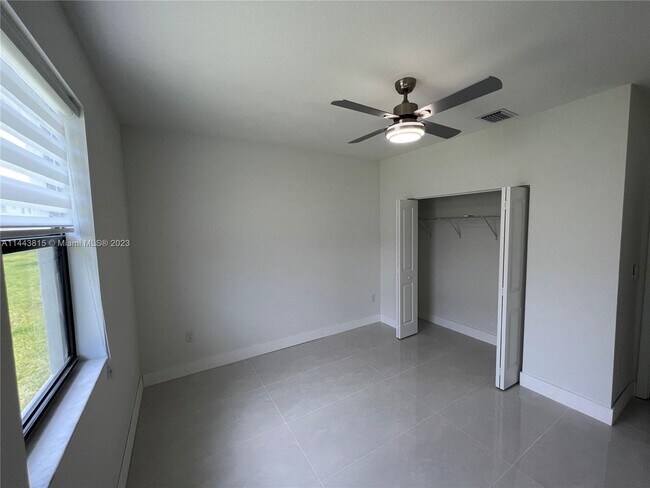 Foto del edificio - 11932 SW 244 Ln