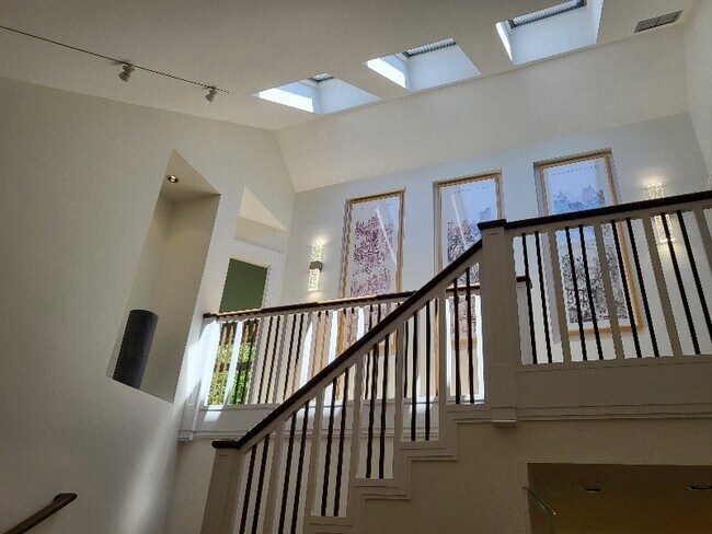 Foto del edificio - 423 Concord Rd