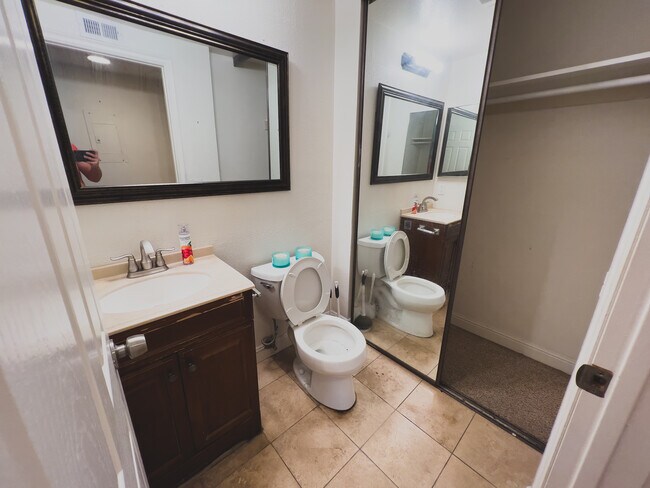 Foto del edificio - 3915 Nobel Dr