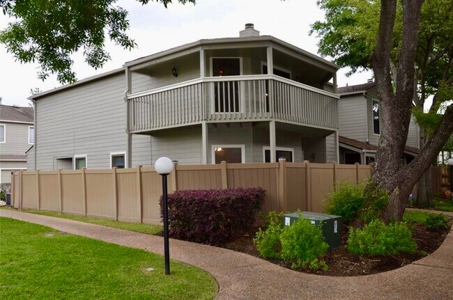 Building Photo - 2379 Briarwest Blvd