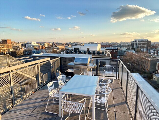 Foto del edificio - 2250 11th St NW