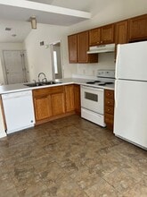 Building Photo - 34-37 Eastwick Ln