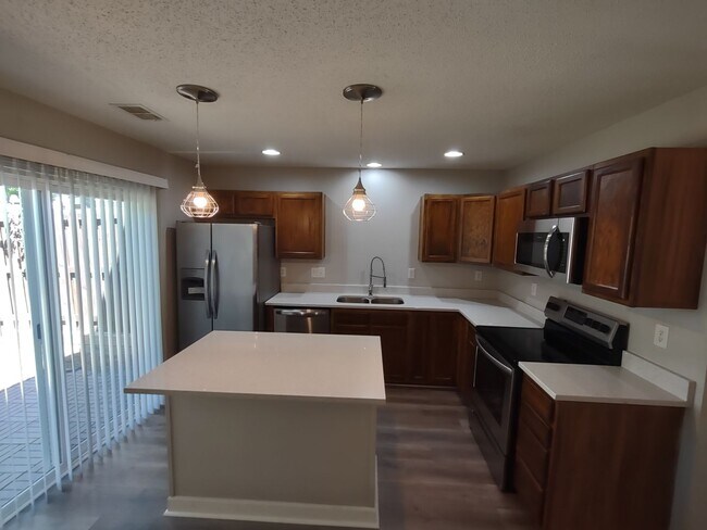 Foto del edificio - Beautiful Townhome in University Heights C...