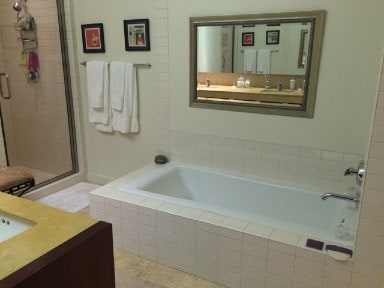 Building Photo - 3570 S River Pky