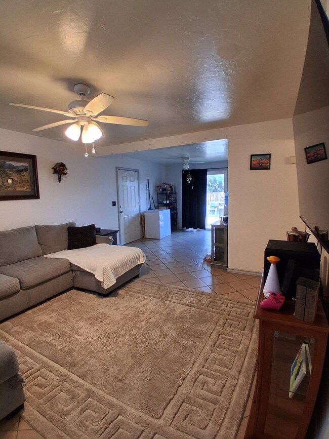 Foto del edificio - 7205 E Bellingham Dr