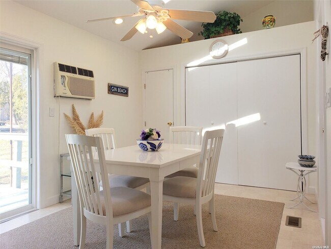 Foto del edificio - 8 Cottage Ln