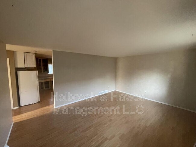 Foto del edificio - 601 N Bryan Ave