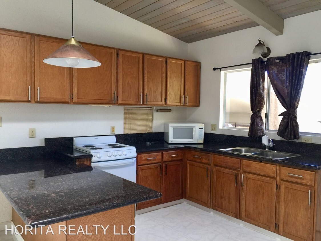 Foto principal - 2 br, 1 bath House - 5110 Kilauea Ave.