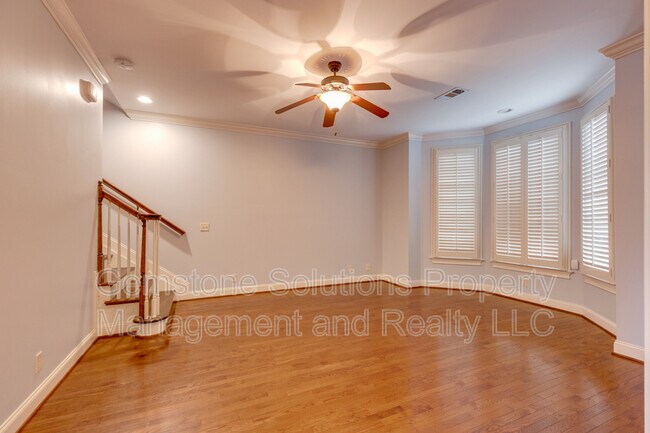 Building Photo - 2414 Clare Park Dr