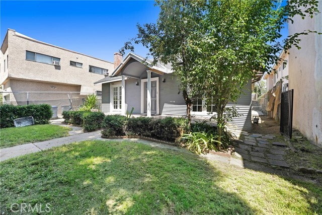 Building Photo - 904 N Stanley Ave