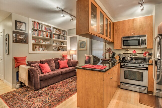 Foto del edificio - Two Bed Near Northeastern - No Fee