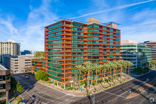 Foto del edificio desde Side - Optima Biltmore Towers