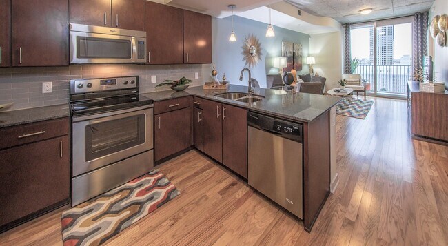 Foto del edificio - Bright, Open, and Move-In Ready