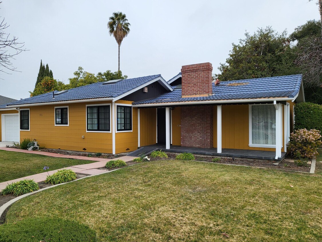 Foto principal - 399 E Maude Ave