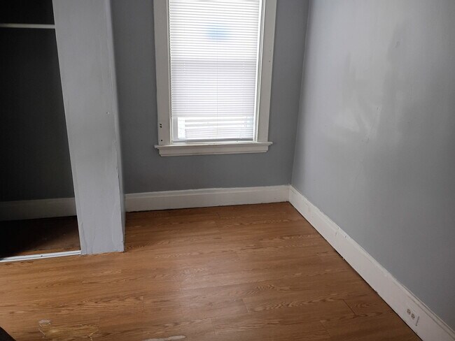 Foto del edificio - 4618 Sullivan Ave