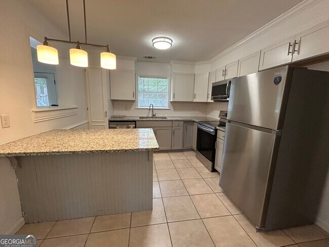 Building Photo - 5 Indianola Dr