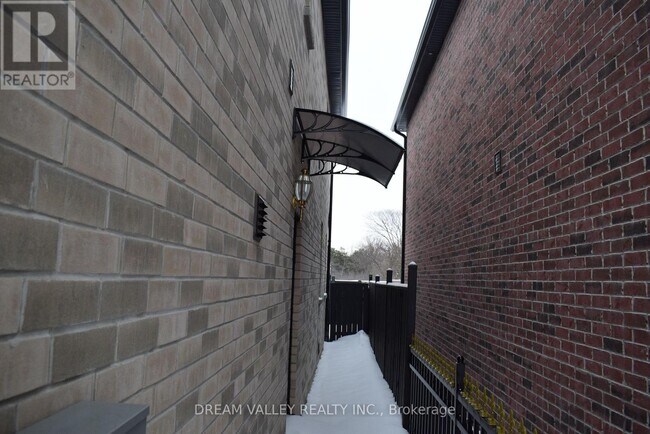 Building Photo - 56 Chelliah Ct