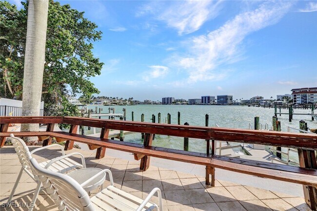 Foto del edificio - 386 Harbour Dr