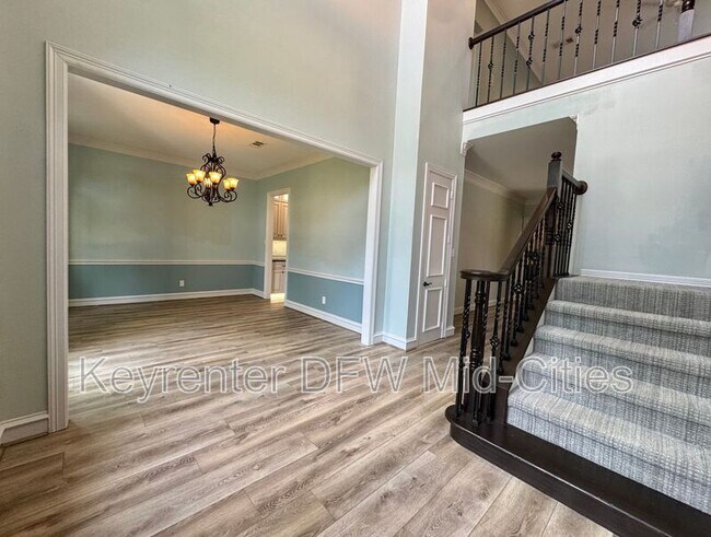 Foto del edificio - 2417 Creekside Cir S