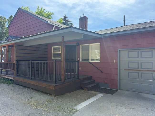 Front door entry and deck - 3144 S 7th St W