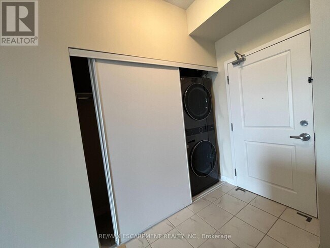 Photo du bâtiment - 640-640 Sauve St