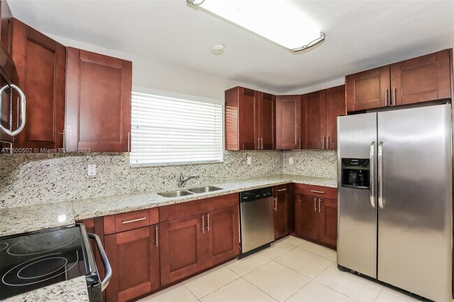 Foto del edificio - 7140 Scott St