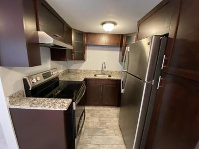 Foto del edificio - 605 92nd Ave N