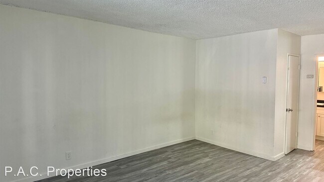 Foto del edificio - Studio, 1 bath Apartment - 5440 Quakertown...
