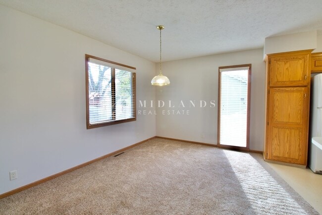 Building Photo - Marvelous Omaha Home