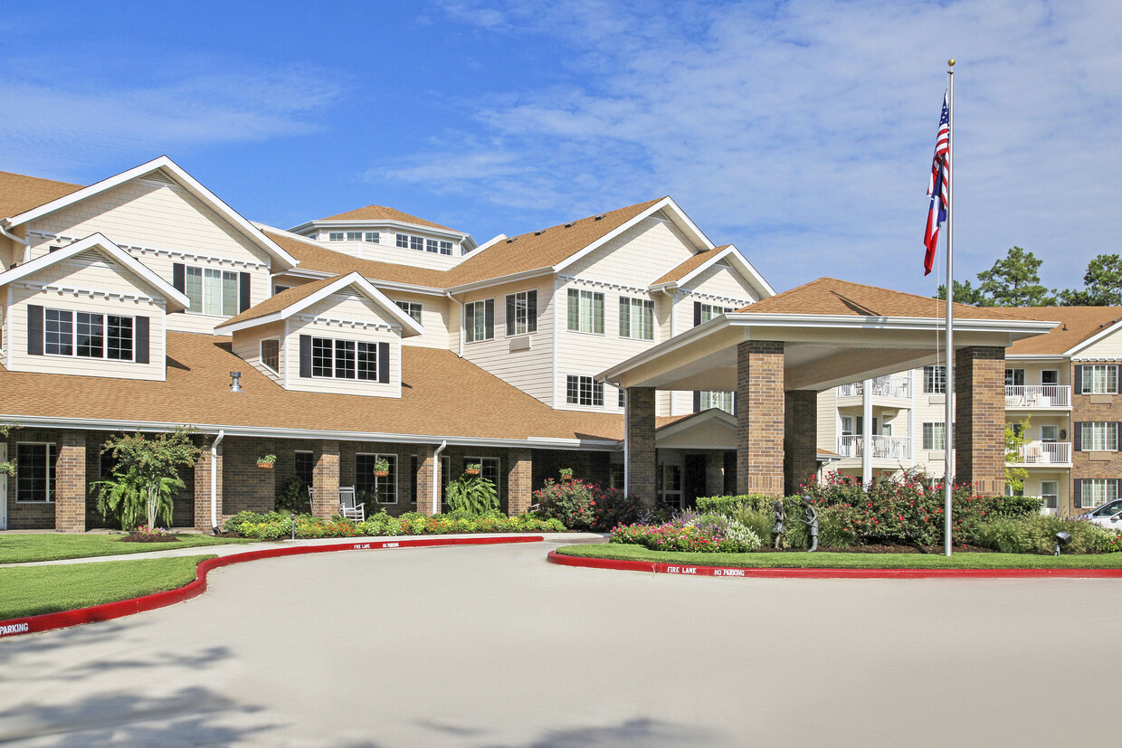 Foto principal - Cypress Woods Independent Senior Living