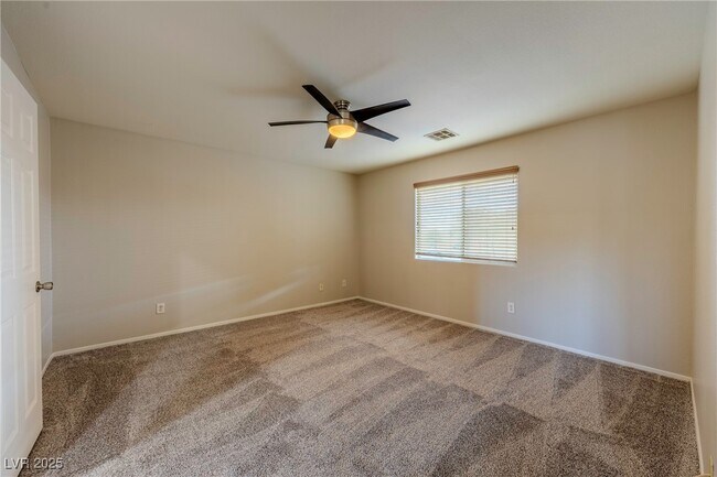 Foto del edificio - 5283 Broadlake Ln