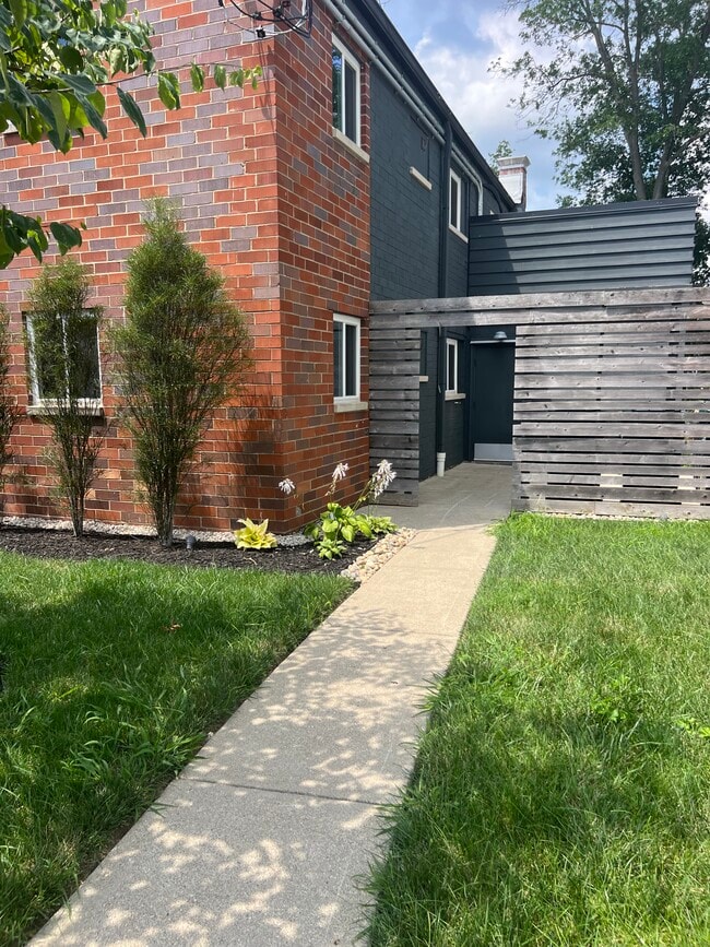 Building Photo - 4711 Osgood St