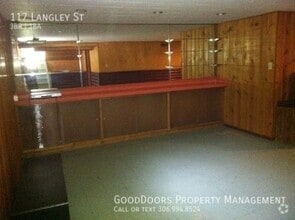Building Photo - 117 Langley St