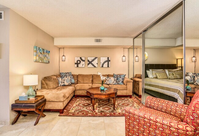 Foto del edificio - 5225 E Waverly Dr