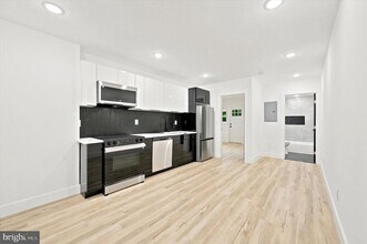 Building Photo - 5510 Matthews St