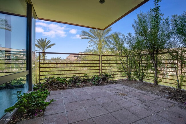 Building Photo - 7121 E Rancho Vista Dr