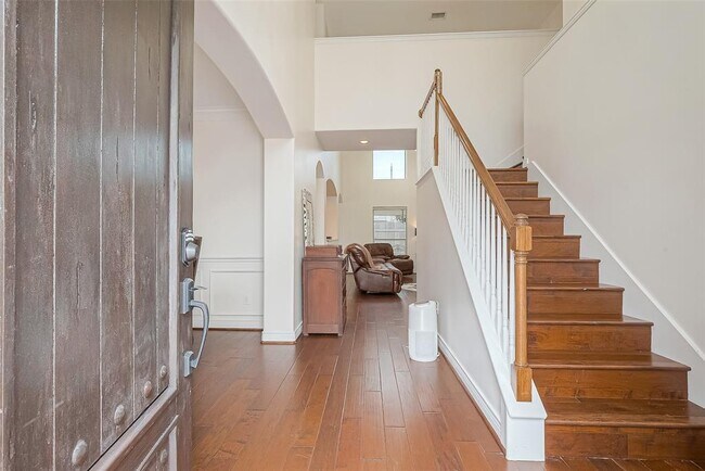 Building Photo - 2713 Maple Spring Dr