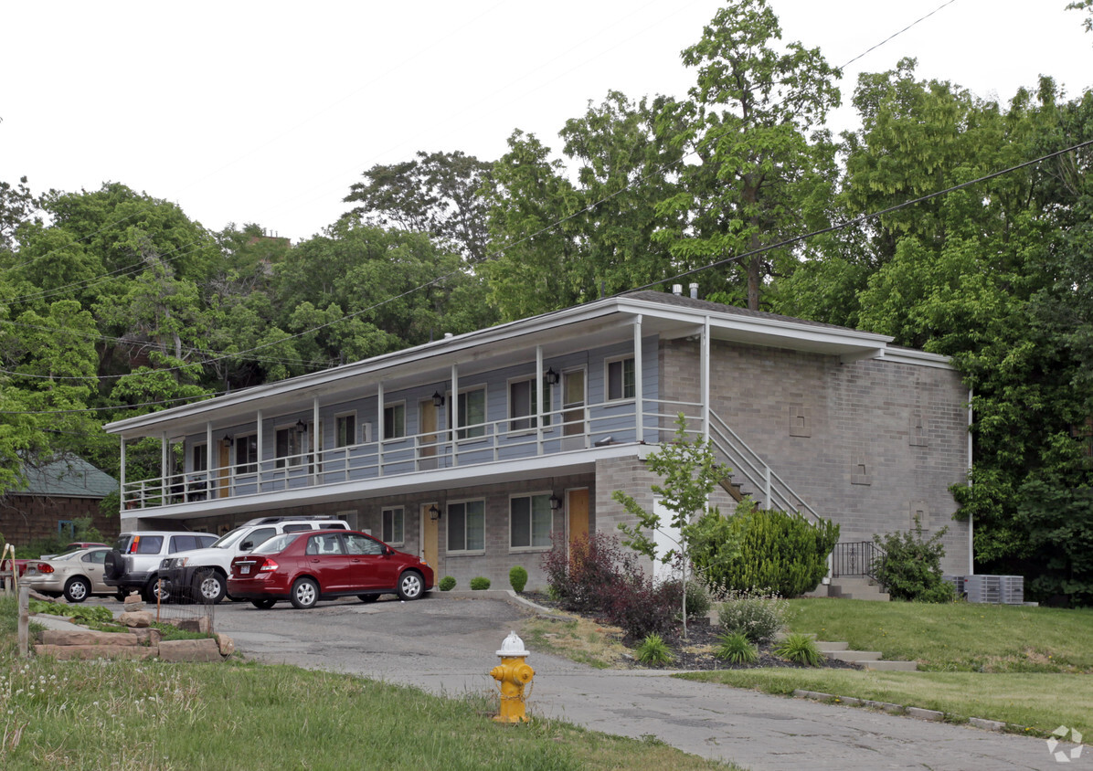 Primary Photo - 8-Plex University Apartments