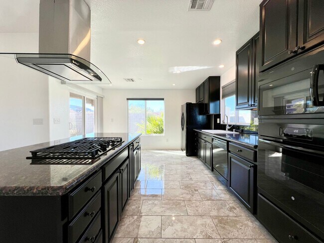 Building Photo - FULLY RENOVATED 3BD/2BA SINGLE STORY HOME ...