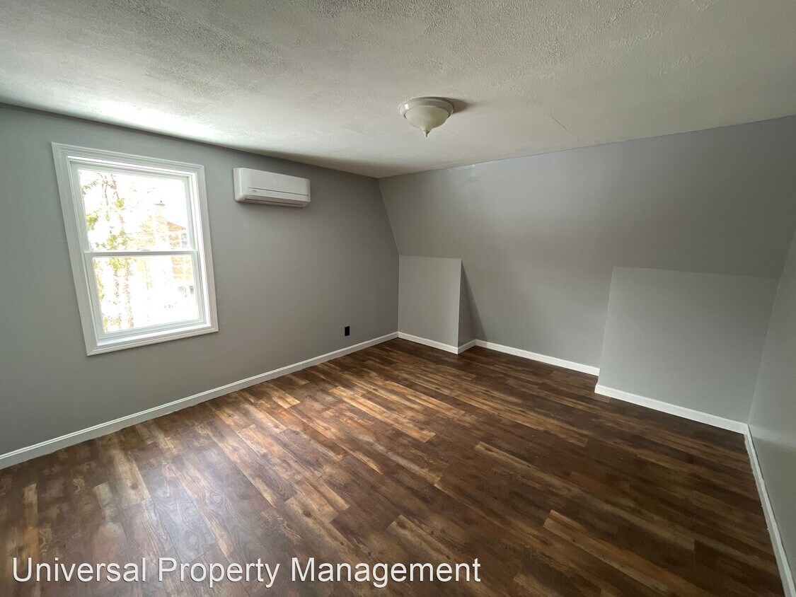Primary Photo - 3 br, 2 bath House - 70 Tamarack Rd