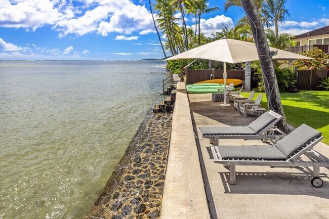 Building Photo - Gorgeous Oceanfront Home w/Private Pool, Jacuzzi, & Sunset Views. Moana Lani