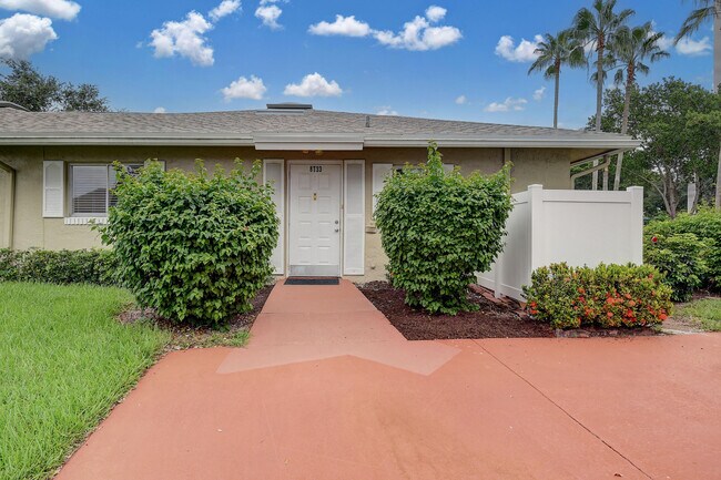 Foto del edificio - 8733 Windrow Way