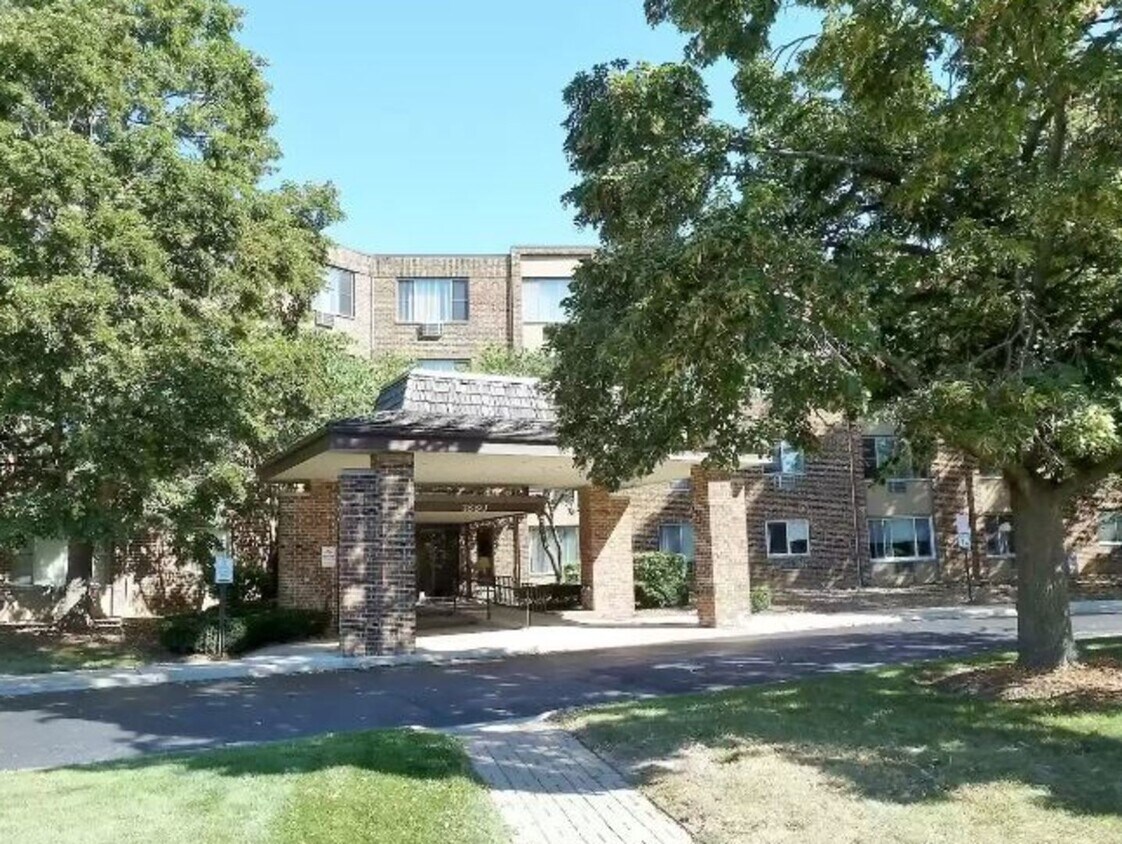1880 Bonnie Ln Unit 214, Hoffman Estates, IL 60169 Condo for Rent in