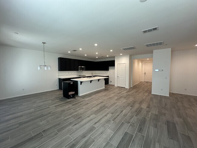 Building Photo - 5617 Buckthorn Ct