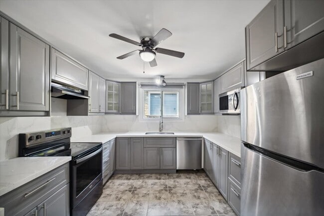 Photo du bâtiment - 10 Leggett Cres