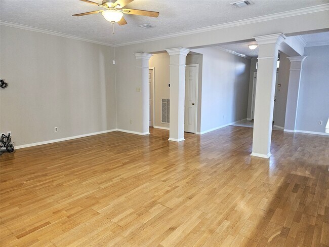 Foto del edificio - 14310 Windsor Oaks Ln