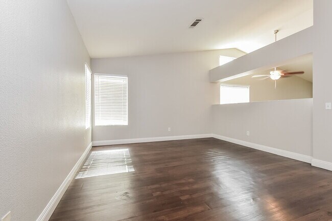 Building Photo - 324 Montessa Ave